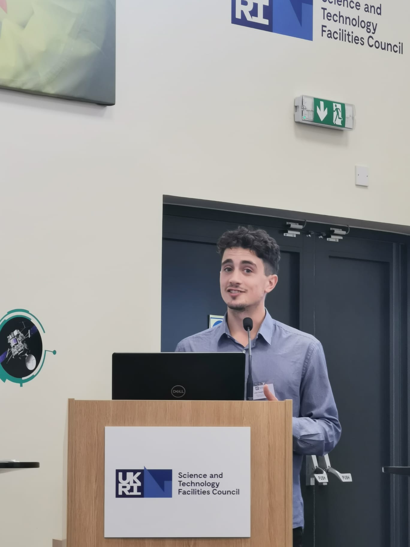 Liam talking at ISIS Student Meeting 2022